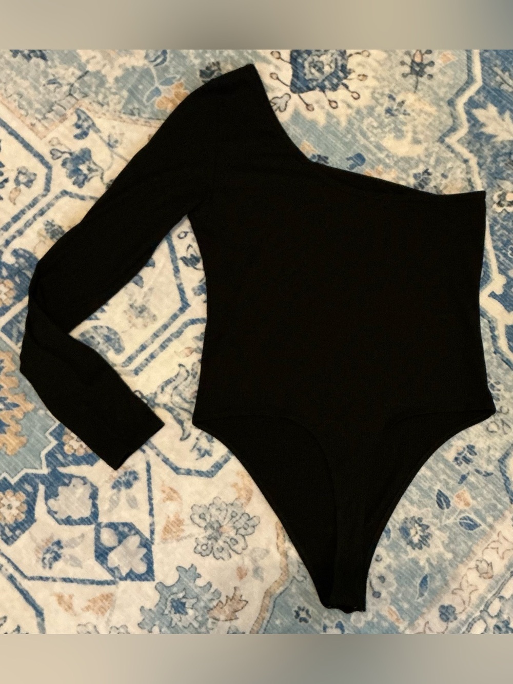 American Eagle Outfitters Black One-Shoulder Long-Sleeve Ribbed Bodysuit